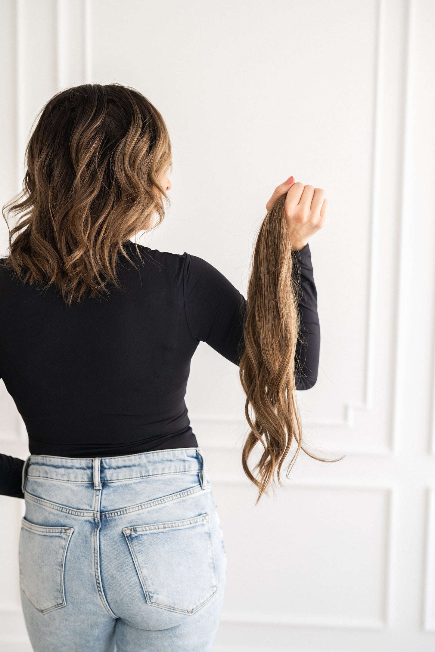 | TRUFFLE (Dark root w/ highlights) | GENIUS WEFT | 22"